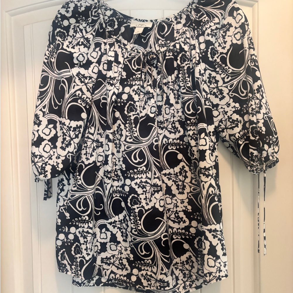 LOFT Black and White M Floral Blouse